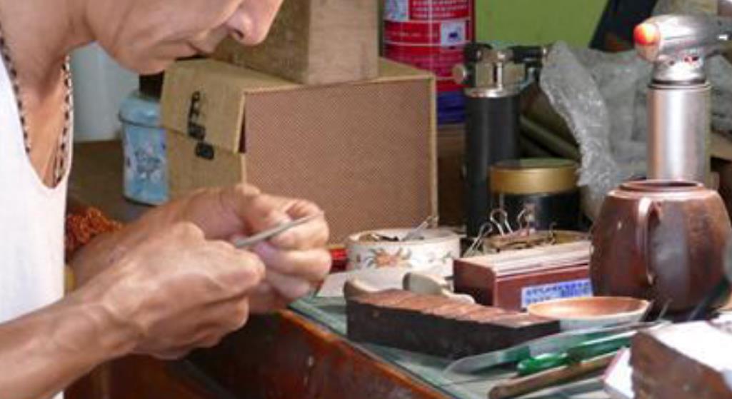 奇老头,72岁老头手绘假币骗过验钞机