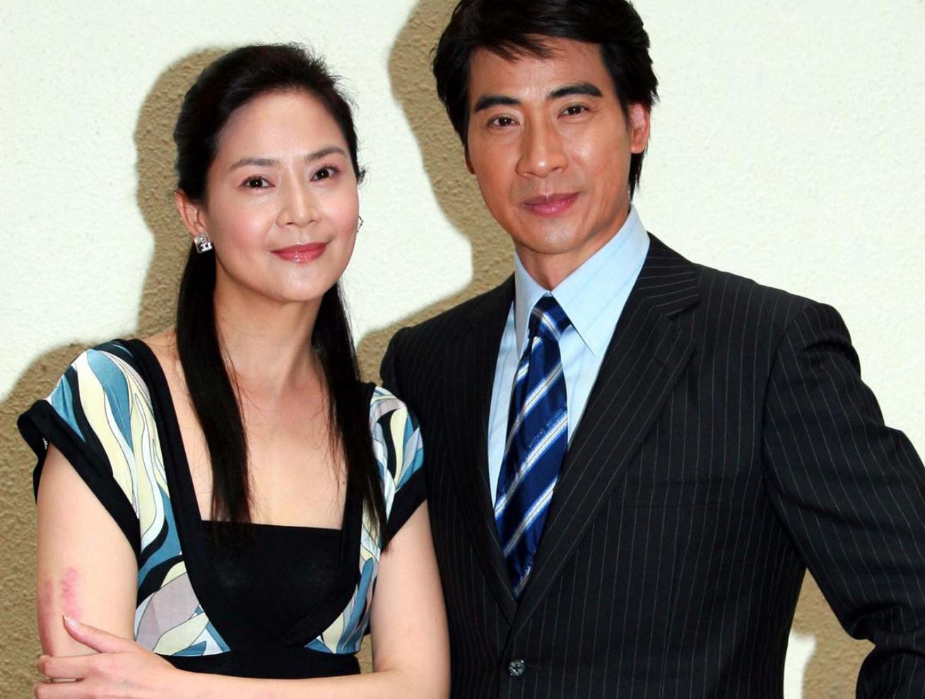 “最美婉君”与丈夫恋爱10年，生一双儿女，今58岁的她怎样了？