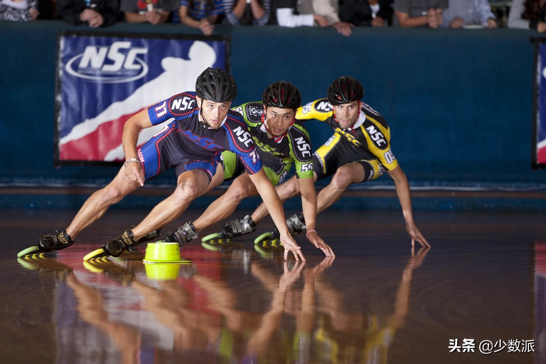 轮滑初学入门教程小孩,轮滑运动如何科学入门