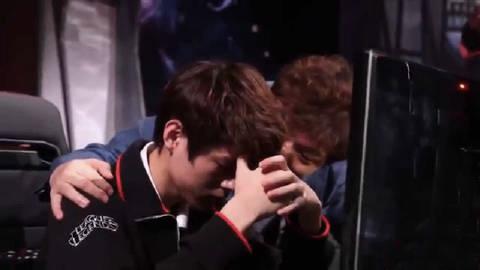 深夜看哭的故事,一些让人看哭的故事