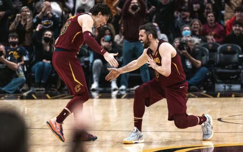 乐福和詹姆斯现状,18-19赛季乐福在骑士时期的数据