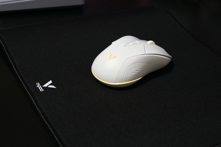 雷蛇蝰蛇经典版,雷柏V300W双模RGB游戏鼠标