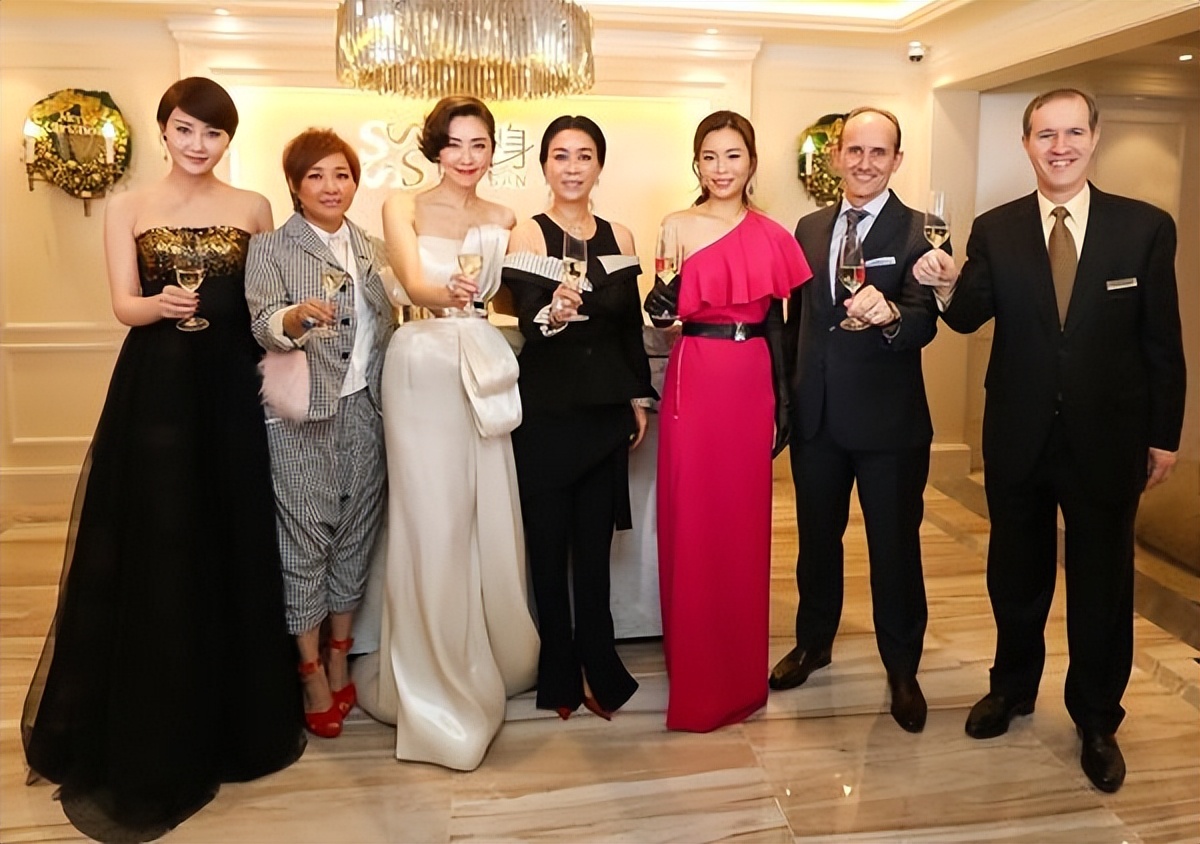 邵逸夫认她做红颜，向华胜为她抛弃张敏，张玉珊不嫁豪门自成豪门