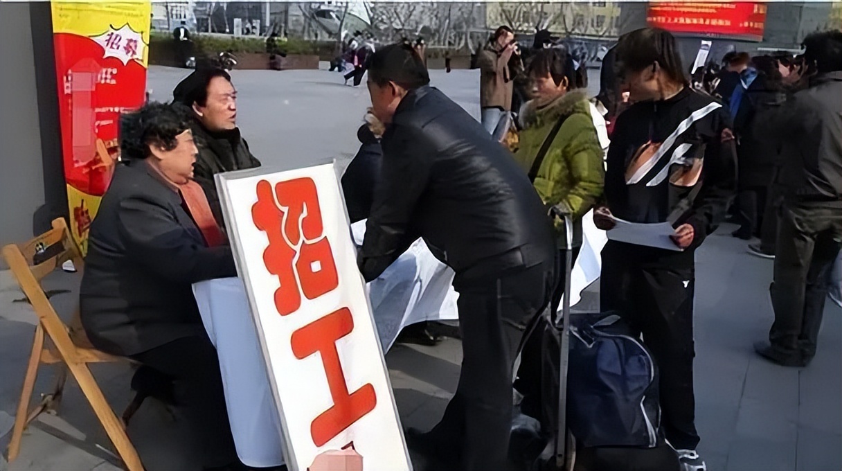 纹身不露出来影响工作吗,纹身可以遮盖对工作有影响吗