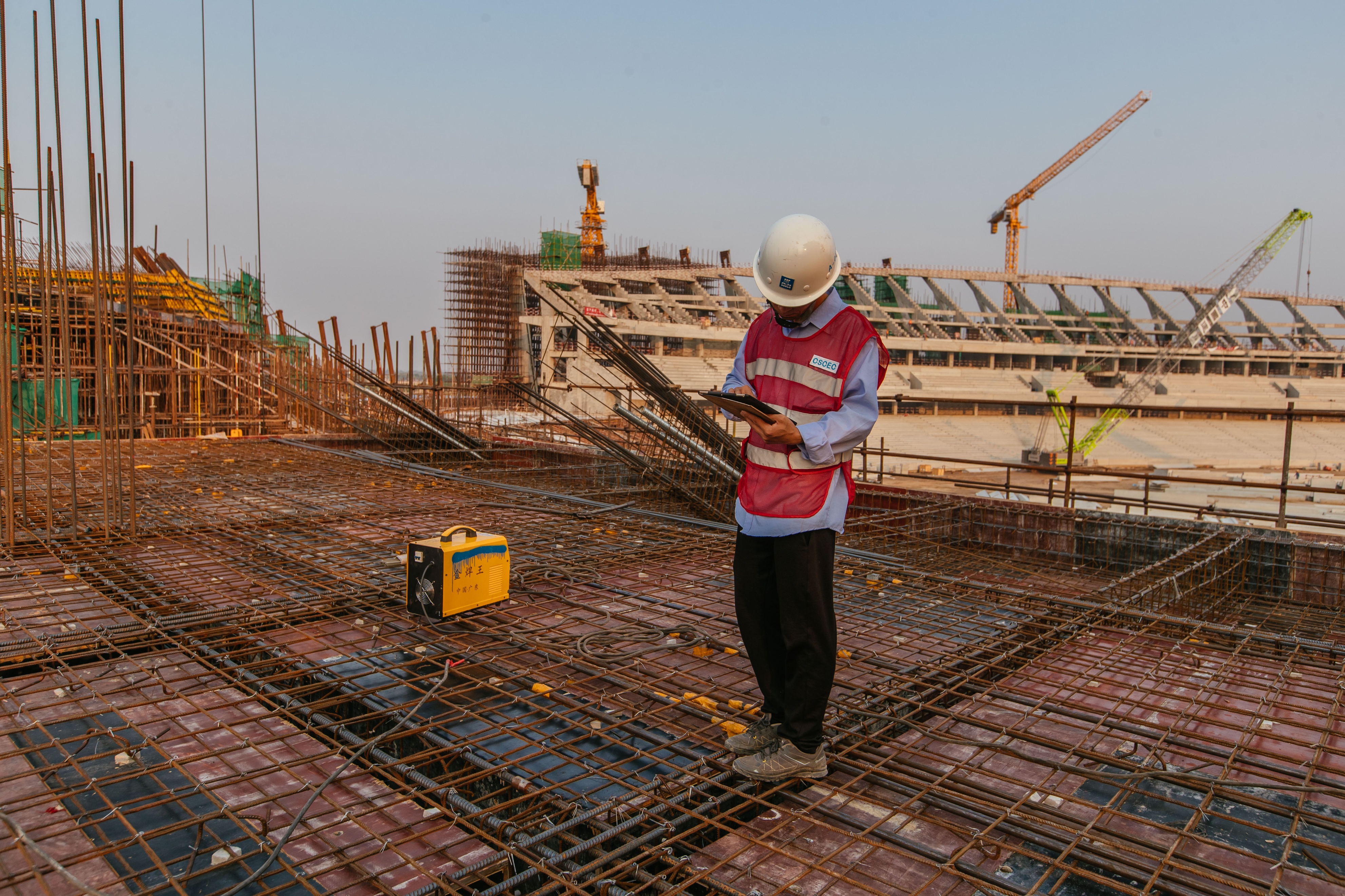 毕业后去公司工作还是考事业编,毕业后去企业还是去设计院