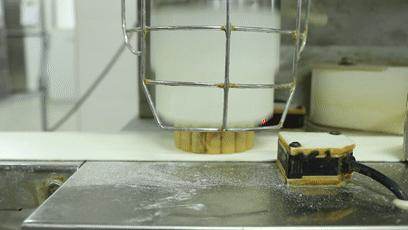 全自动月饼工厂流水线生产,一体化月饼生产线操作