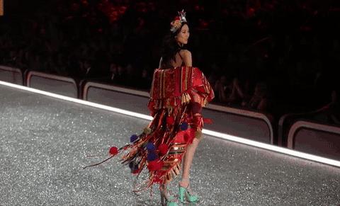 银本康——维密内衣秀魅惑至极