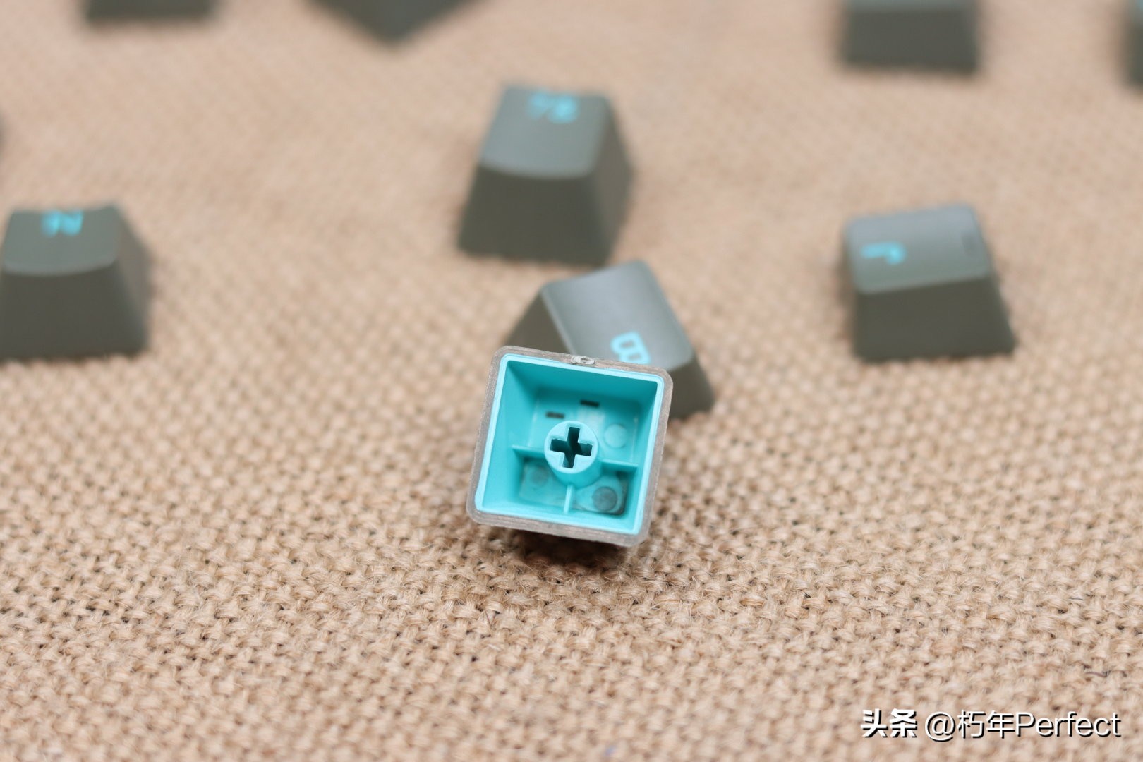 rkh87键盘测评,rk98无线机械键盘评测白色