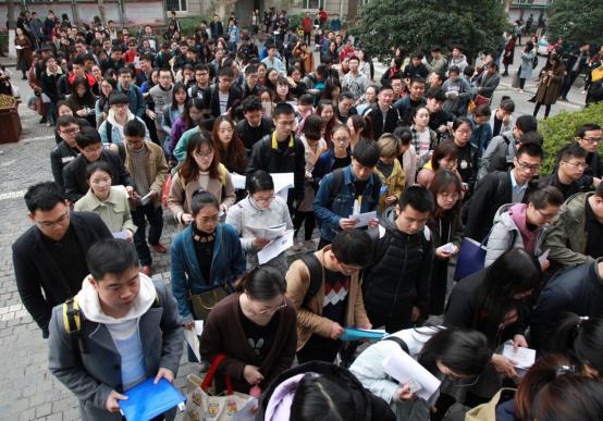 专科生工作后的好出路,专科毕业生找工作难的现象很普遍