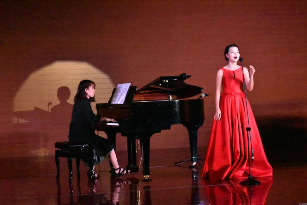 “钢琴老师月薪四万多一点！”钢琴老师的钱真的那么好赚吗？