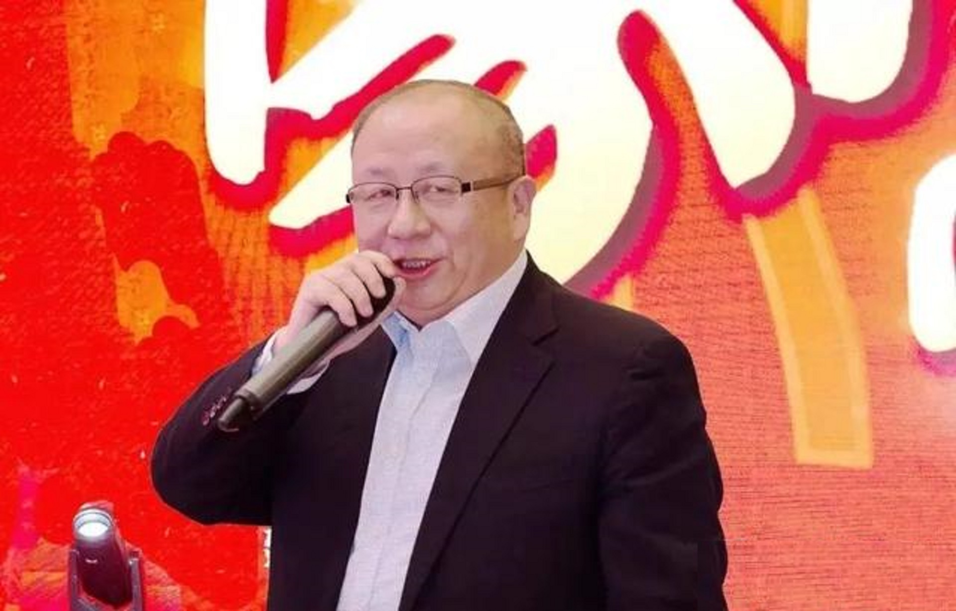 河南邓州首富：21岁崭露头角，创房企，4家上市公司，年入397.9亿