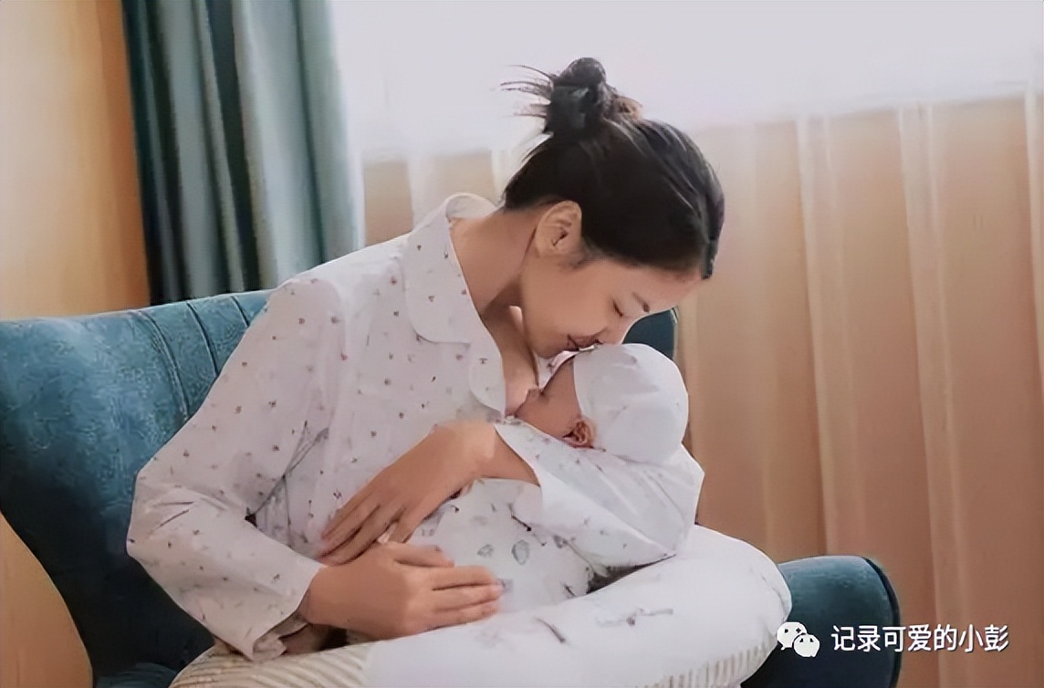 32岁宝妈生二胎子宫掉出来了,孕早期掉出肉球