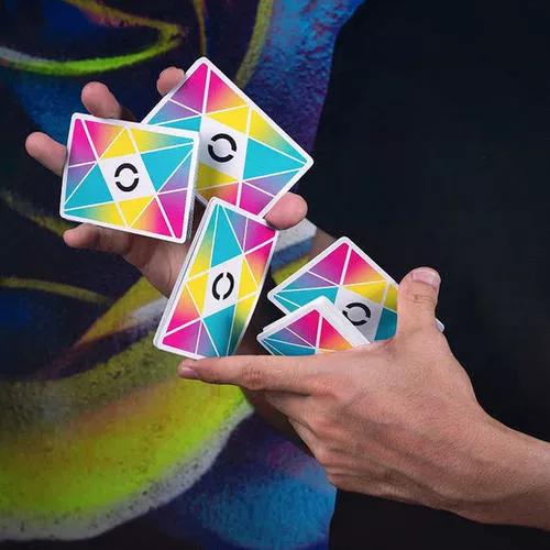 你会教孩子写作业吗,孩子玩扑克牌