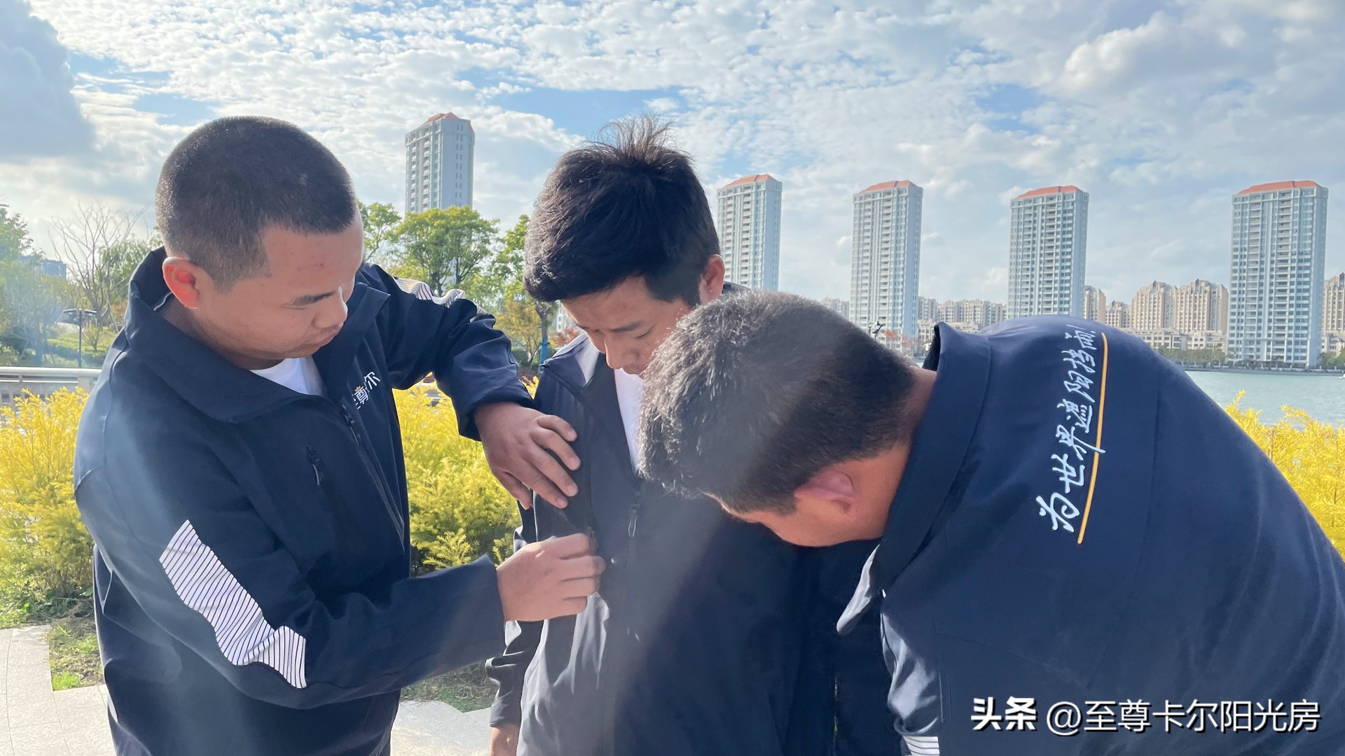 第一次穿上工作服真正意义,一件工作服带来的温暖