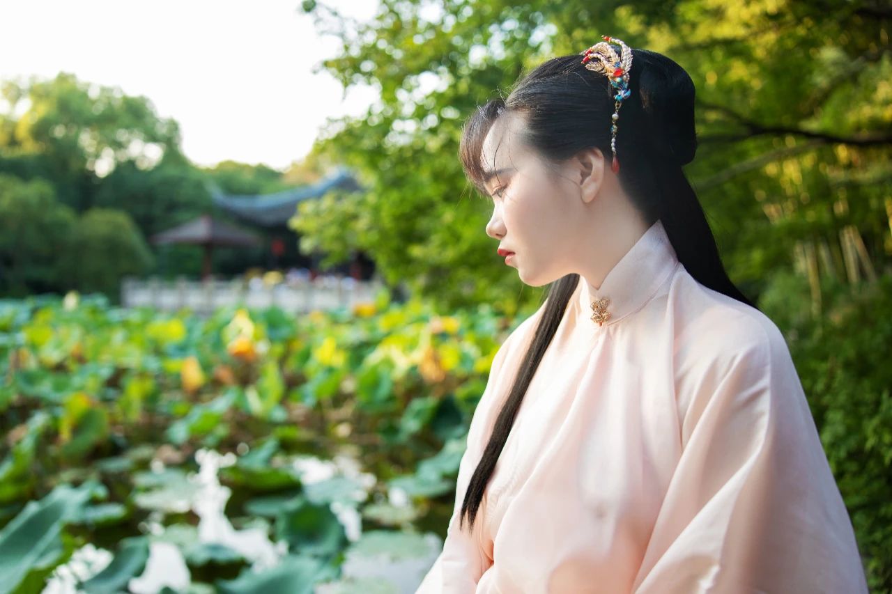 关于爱情的诗词短句唯美,关于爱情诗词简短句子