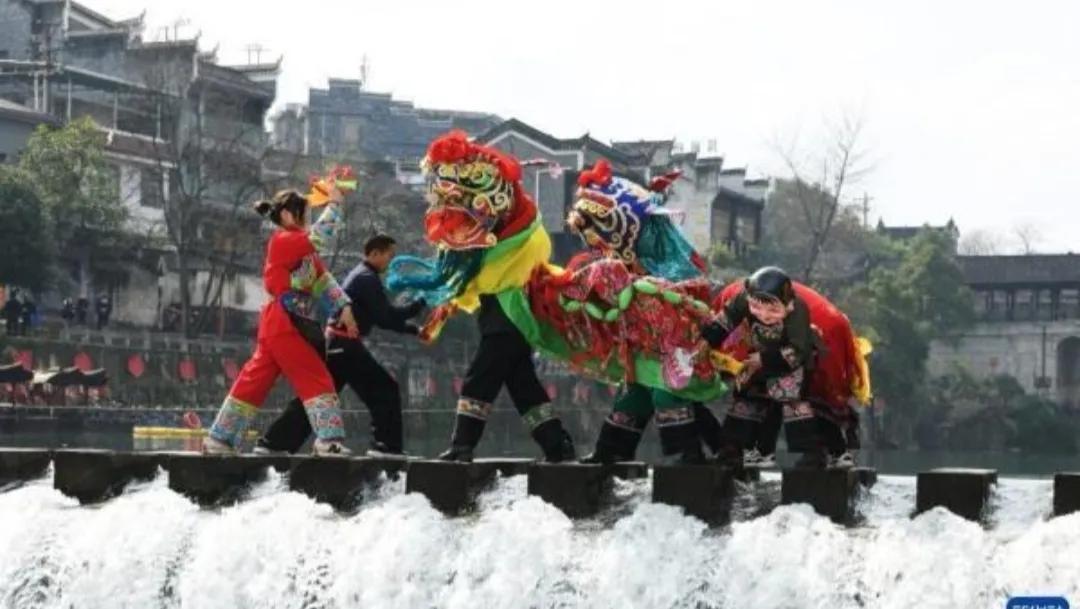 这般童年，谁有？分享湘西烟火生活《峒河街》（文／岳立功）