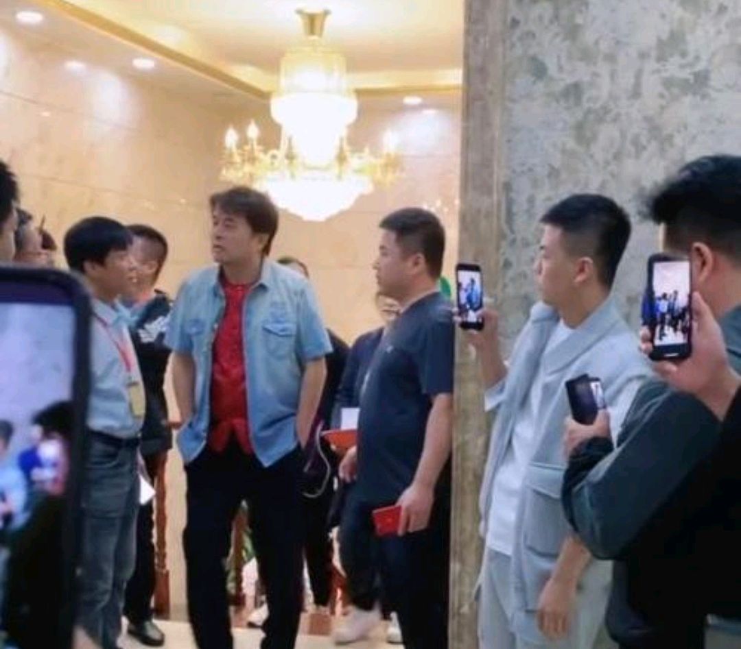 64岁毕福剑近况曝光！曾祸从口出被央视开除，如今竟成了如此模样