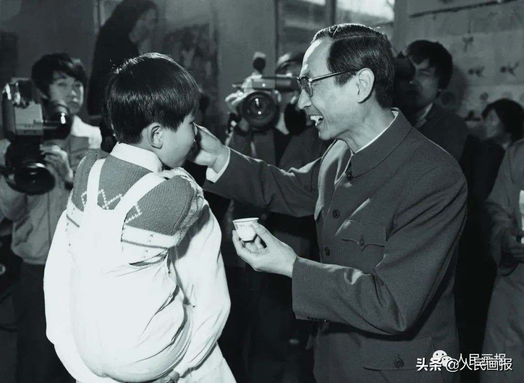 危急时刻他们筑牢生命屏障,守护群众安全他们冲在抗洪一线