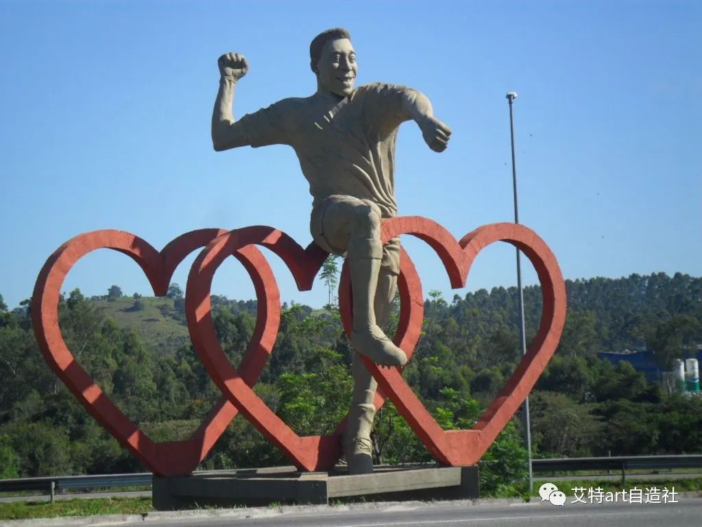 当足球球员成为特种兵,当足球运动员容易吗