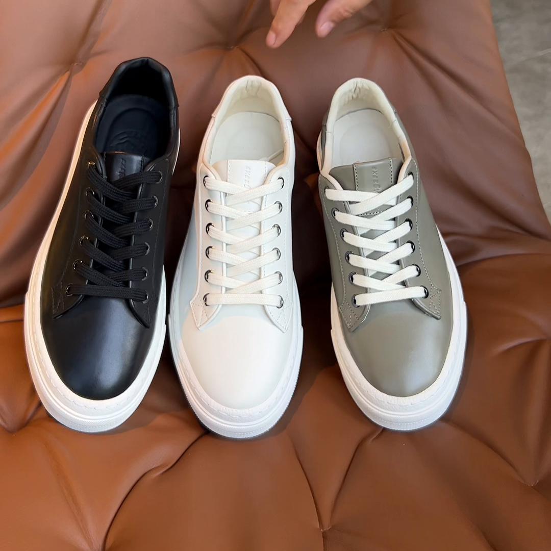 小白鞋超轻滑板鞋,夏季小白鞋薄款透气无鞋带橡胶底