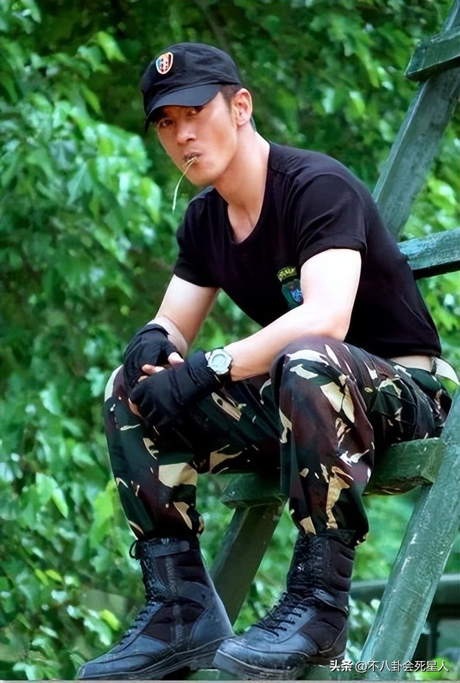 油头粉面演军人,油头粉面就别演警察了