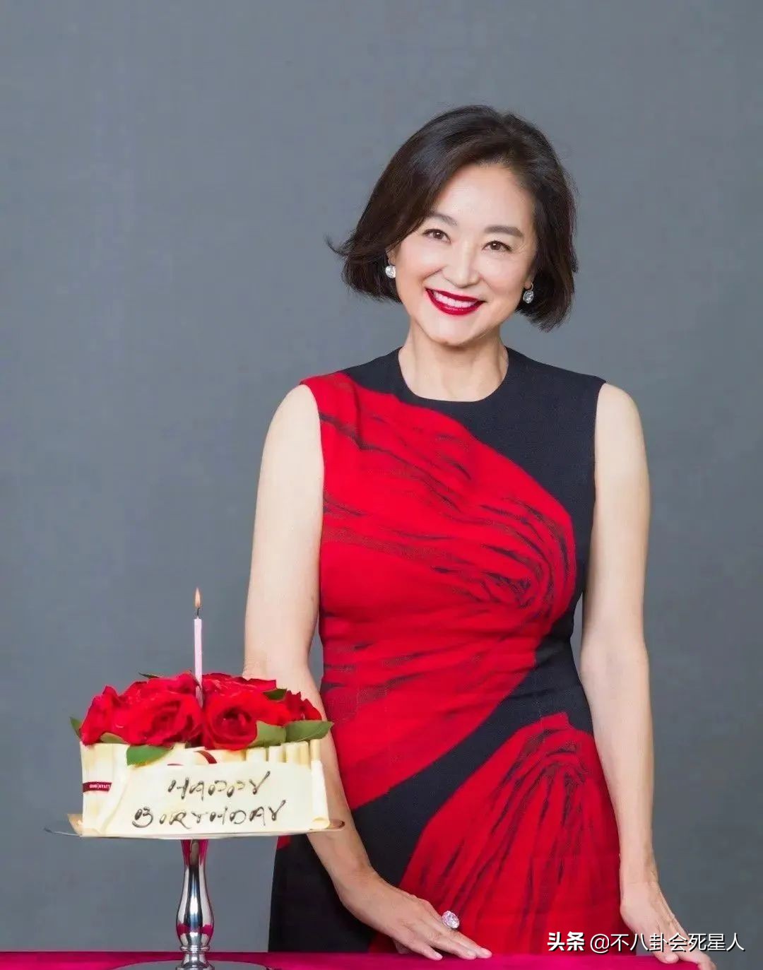 年过三十的女明星今昔对比图,今昔对比70后女星