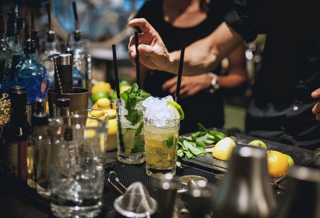 伏特加在俄罗斯人眼里是什么,中国的白酒和俄罗斯的伏特加