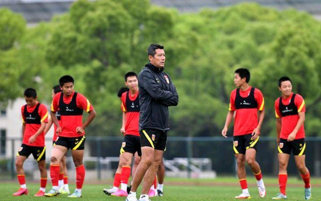 王钰栋打进4粒进球,王钰栋绝杀山东