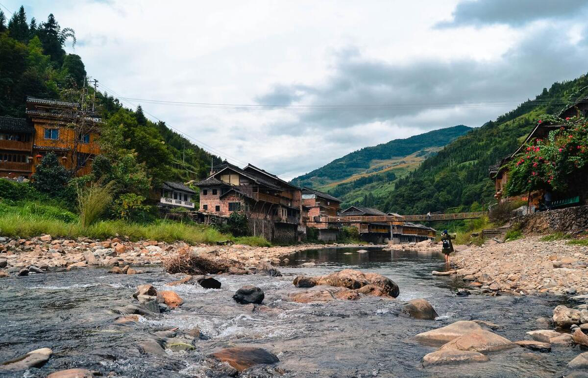 中国长发村女人剪长发视频,吉尼斯纪录长发女孩