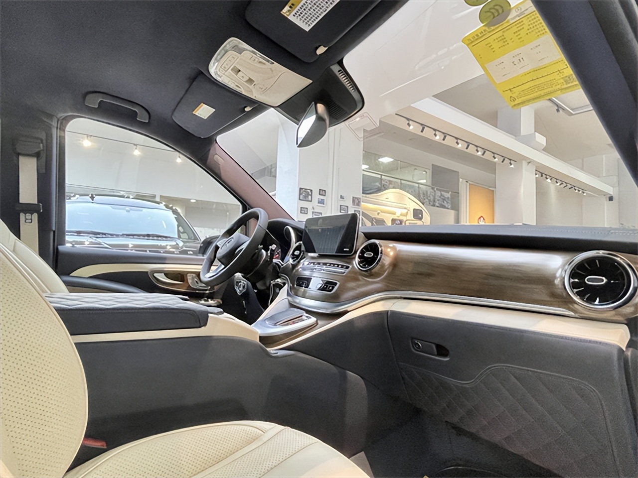 奔驰v260七座商务车操作与使用,奔驰V260L改款