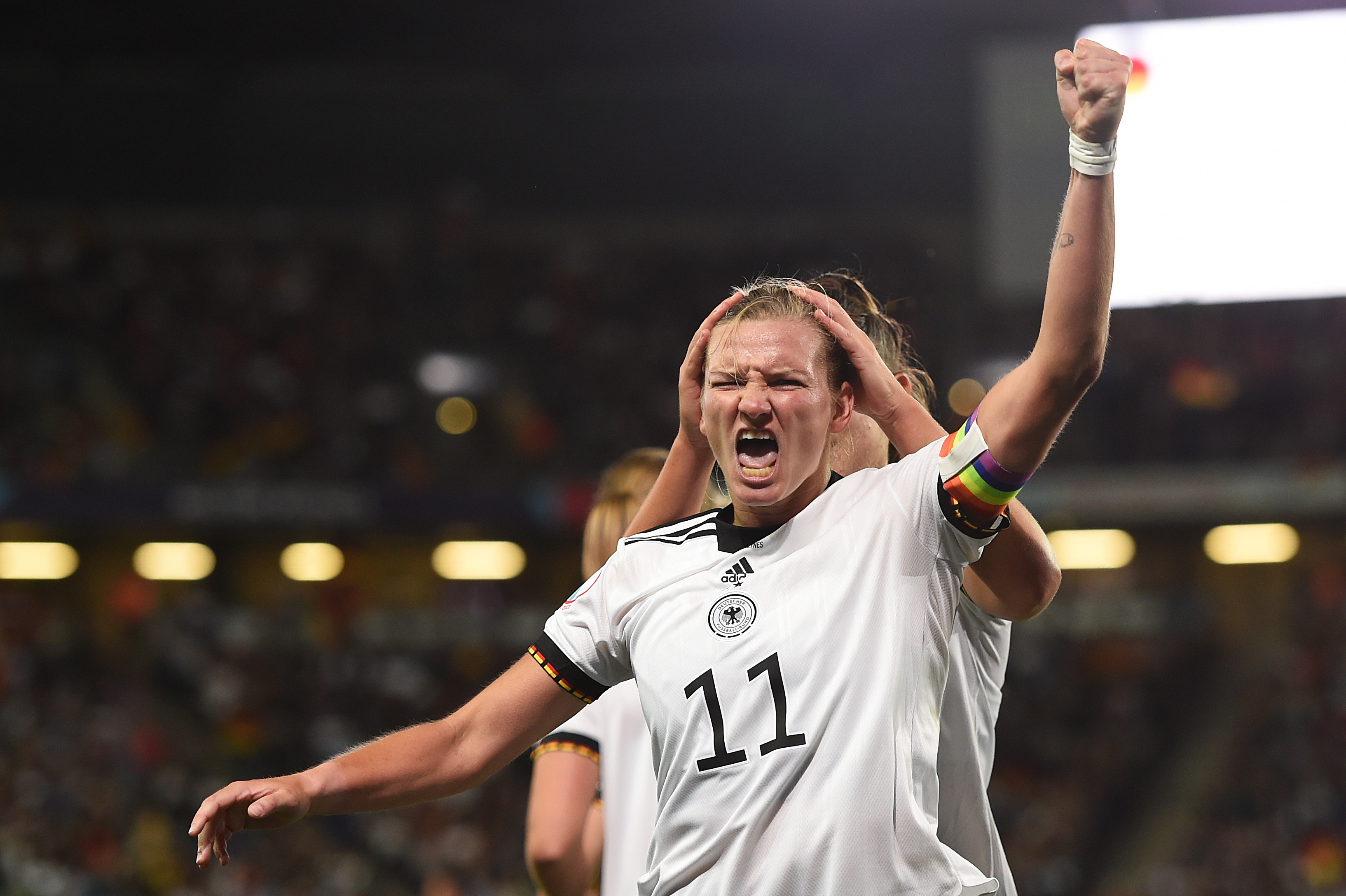 女足欧洲杯只有一个冠军，但英格兰和德国女足联赛却都是赢家