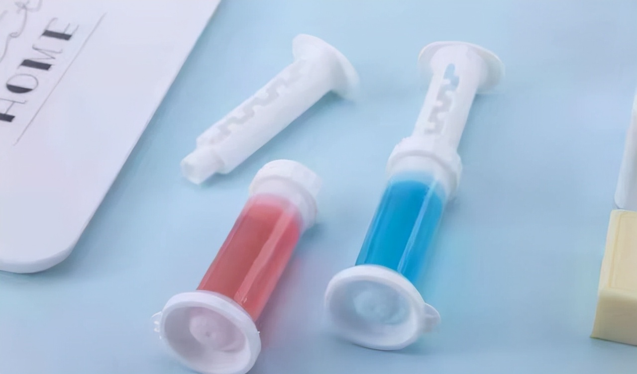 马桶内的黄色污垢怎么去除,马桶里面的黄色污垢怎么去除