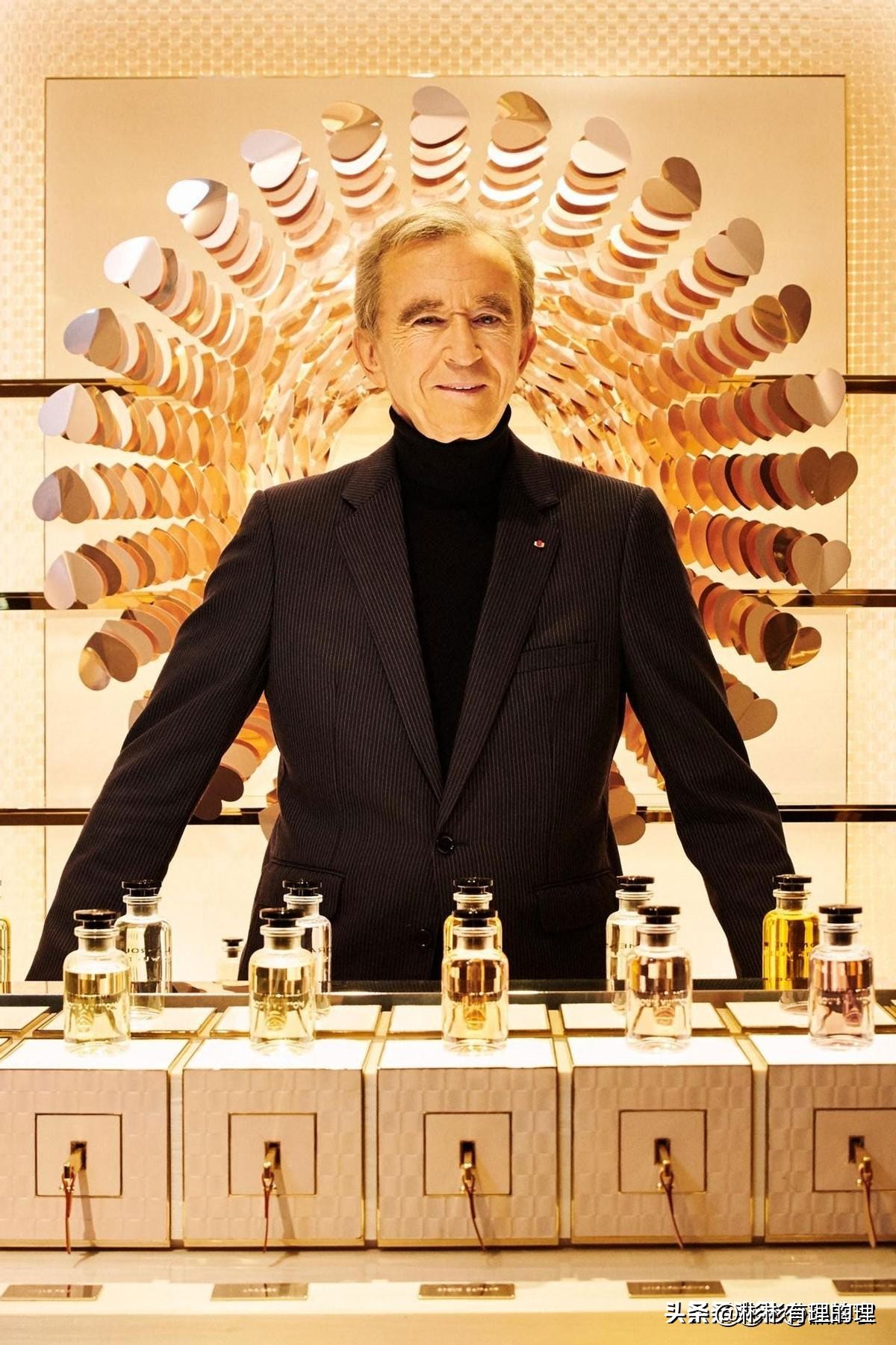 狂揽50亿！月薪2万不配穿UR？网友：穷人买不起，中产看不上