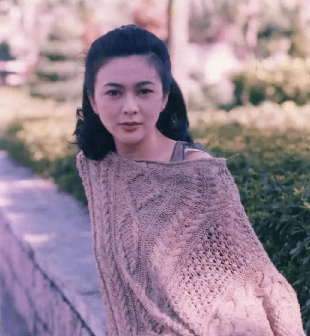 关之琳以往的几段恋情 (关之琳一共有几次婚姻)