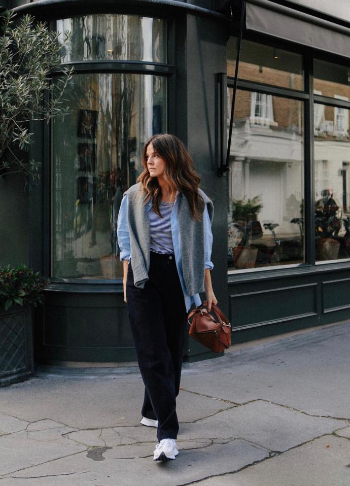 白衬衣在秋冬要怎么穿才时髦呢,宽松垂直感白衬衣怎么穿出高级感