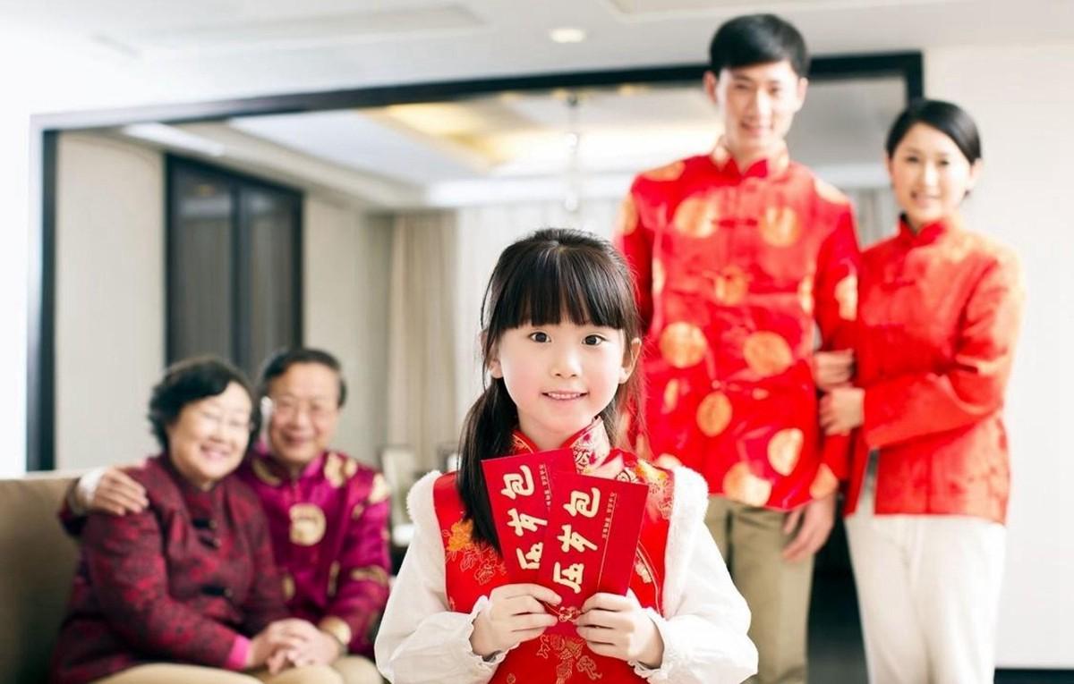 过年给孩子压岁钱是大有讲究的,过年小孩子压岁钱给多少合适