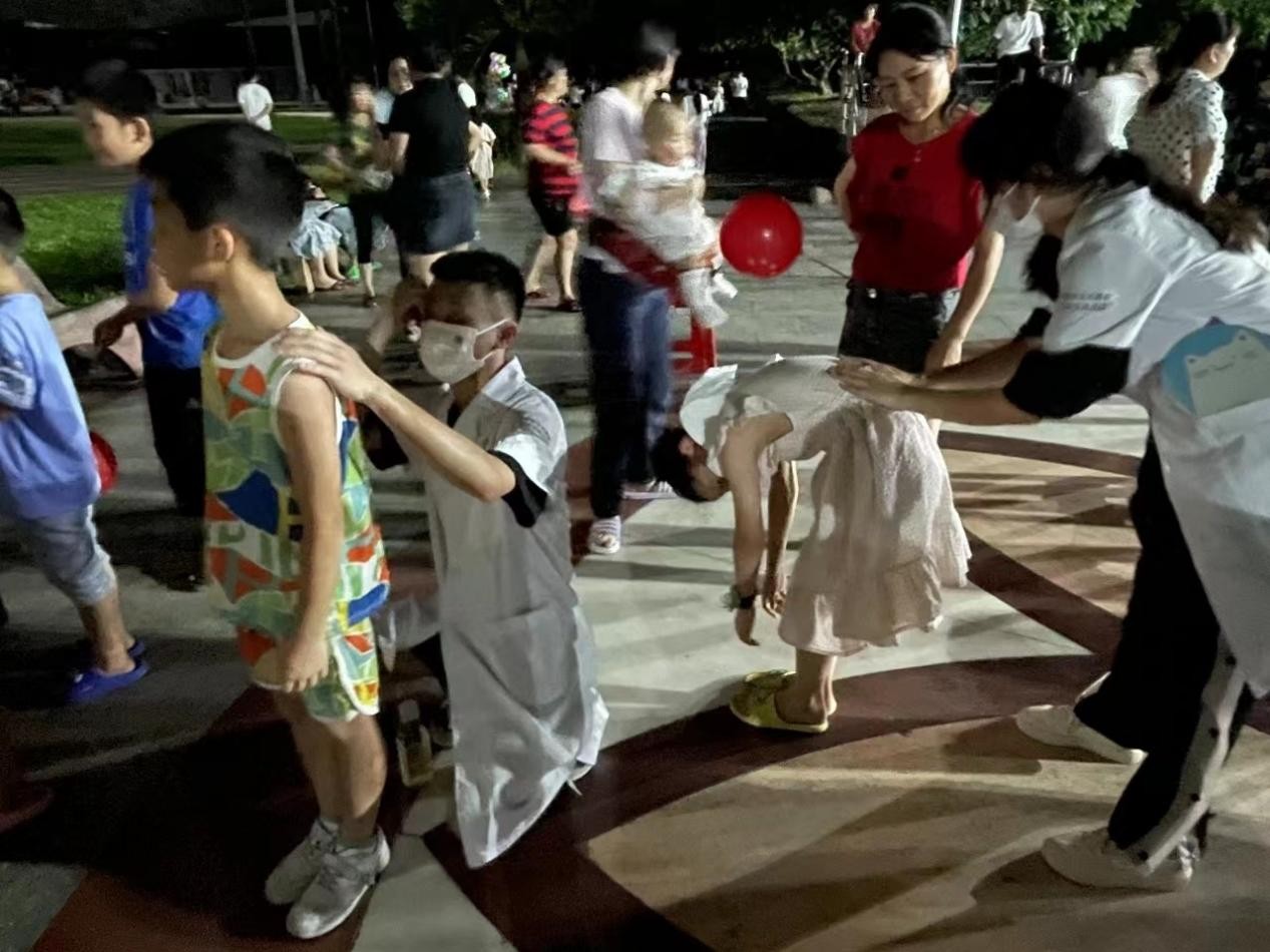 龙脊康脊柱专科广州店,龙脊康专注脊柱健康