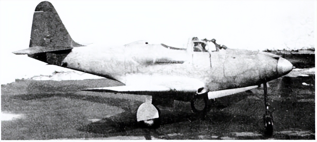 俄罗斯战机眼镜蛇机动,f22战斗机眼镜蛇