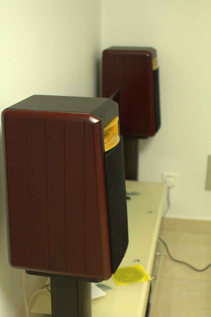 圆筒音箱好还是方形音箱好,同轴音箱和号角音箱哪个好听