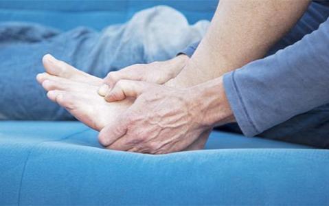 坚持30天每天喝一瓶啤酒会发生啥,每晚喝一瓶啤酒就睡觉有没有伤害