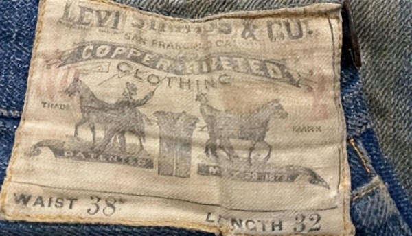 新职业！赶紧把在新加坡不穿的牛仔裤放好，140年后能卖62万