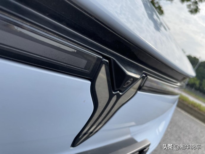 岚图追光舒适和运动模式区别,新车岚图商务车7座售价