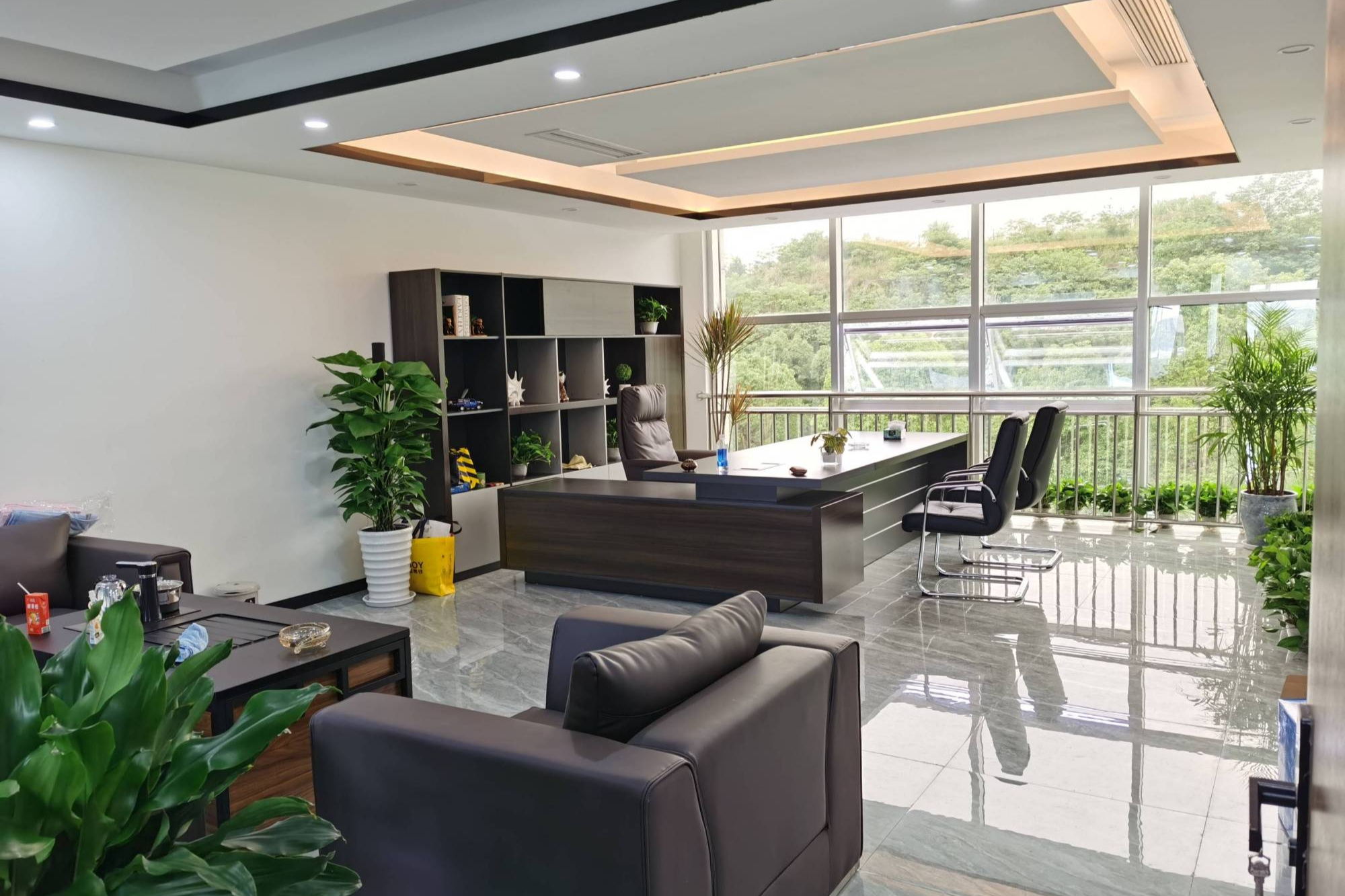 重庆工装公司办公室装修,重庆工装科技企业装修效果图