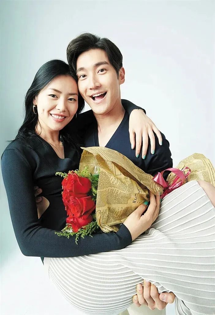 李敏镐和李钟硕同框,韩国明星李钟硕变帅