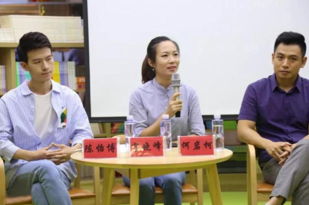 央视主播宝晓峰的老公,宝晓峰央视主持人简介