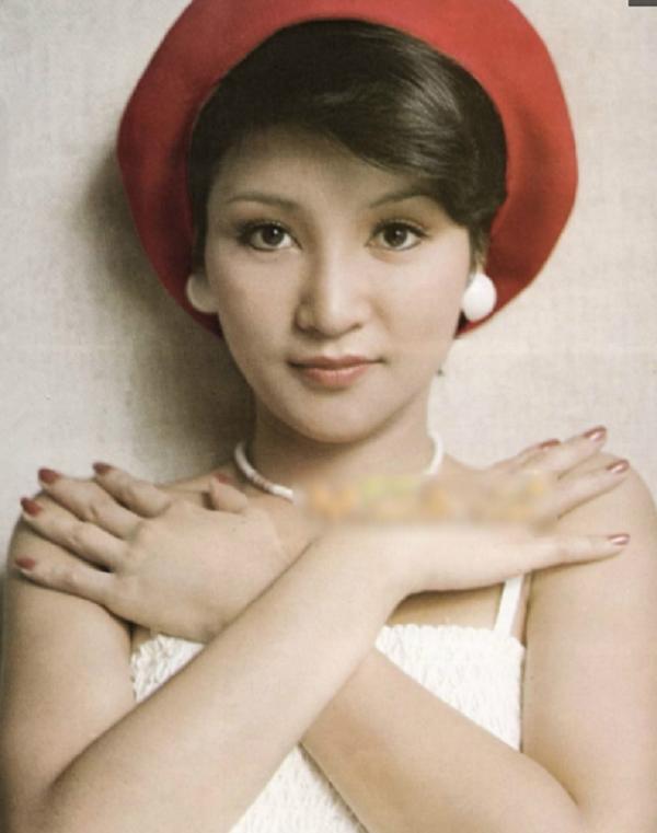 被谢贤养了12年，用青春换来2000万，如今35岁的Coco怎么样了？