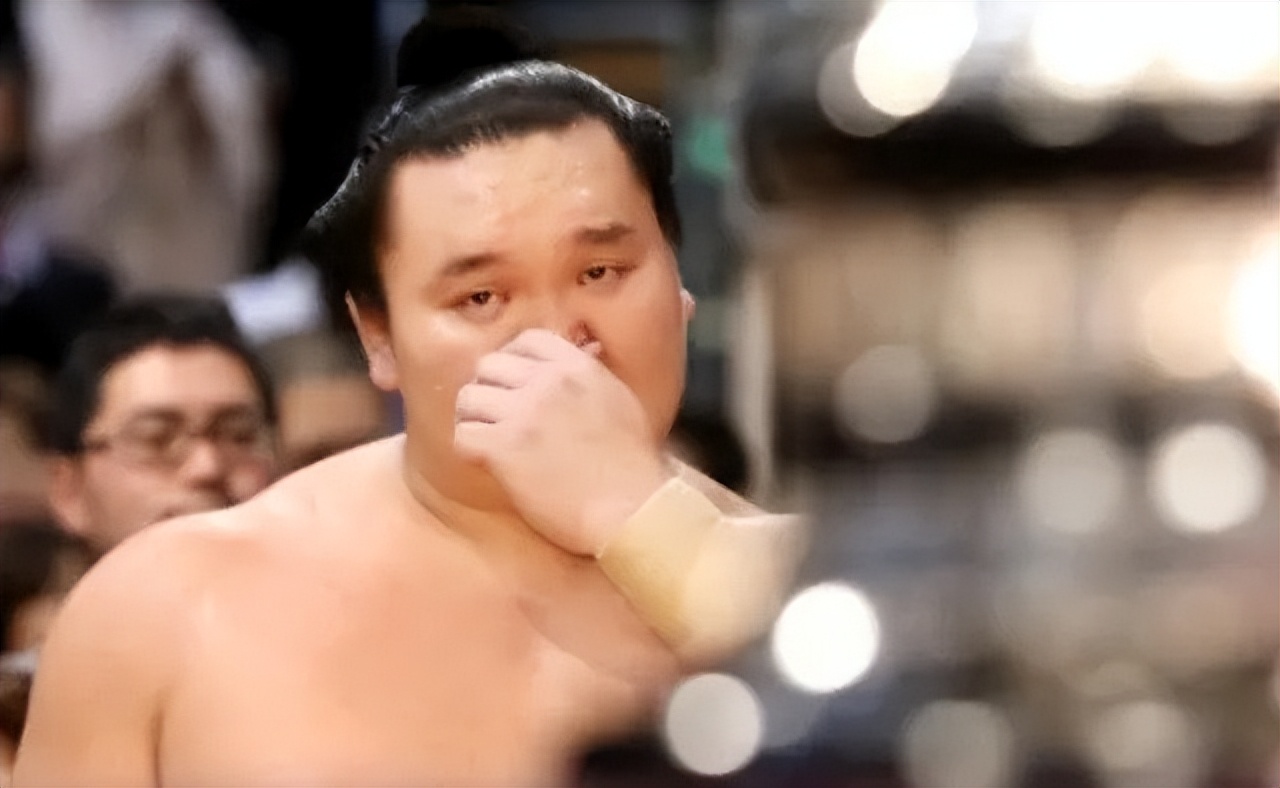 日本女人为什么想嫁给相扑手,日本女人和相扑手的结婚照