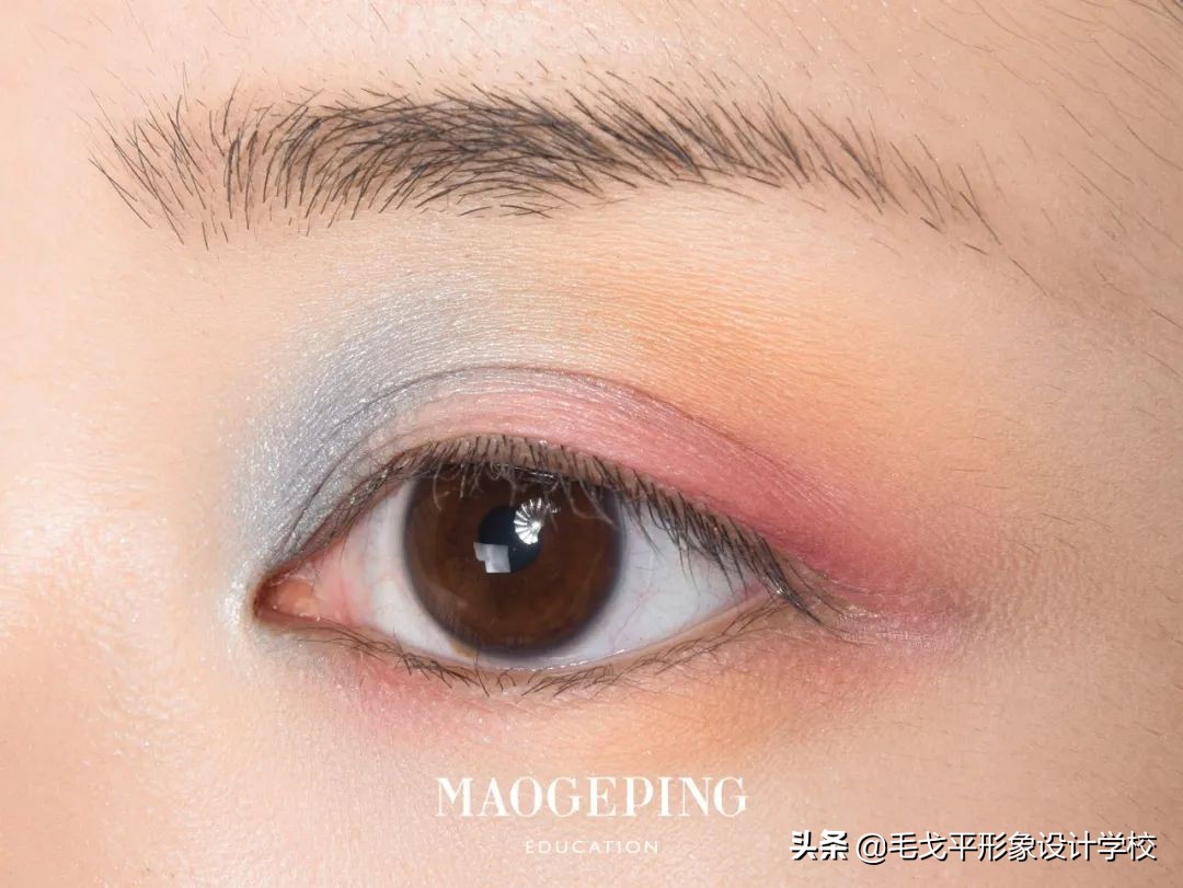 眼妆画着有点脏是什么原因,眼妆显脏是什么原因引起的