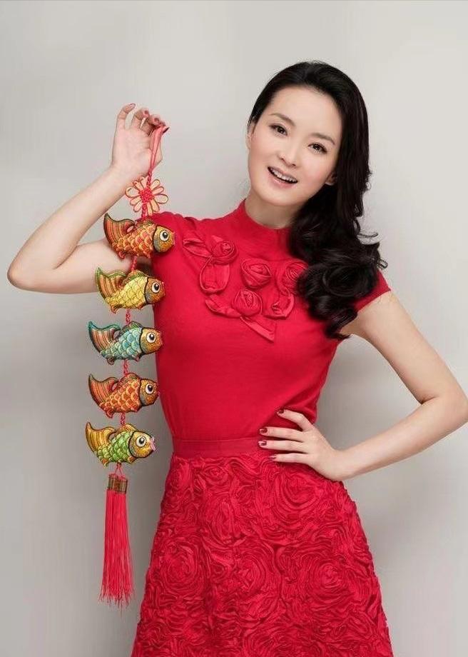 王艳23岁嫁入豪门跟老公差几岁,王艳嫁入豪门真实生活