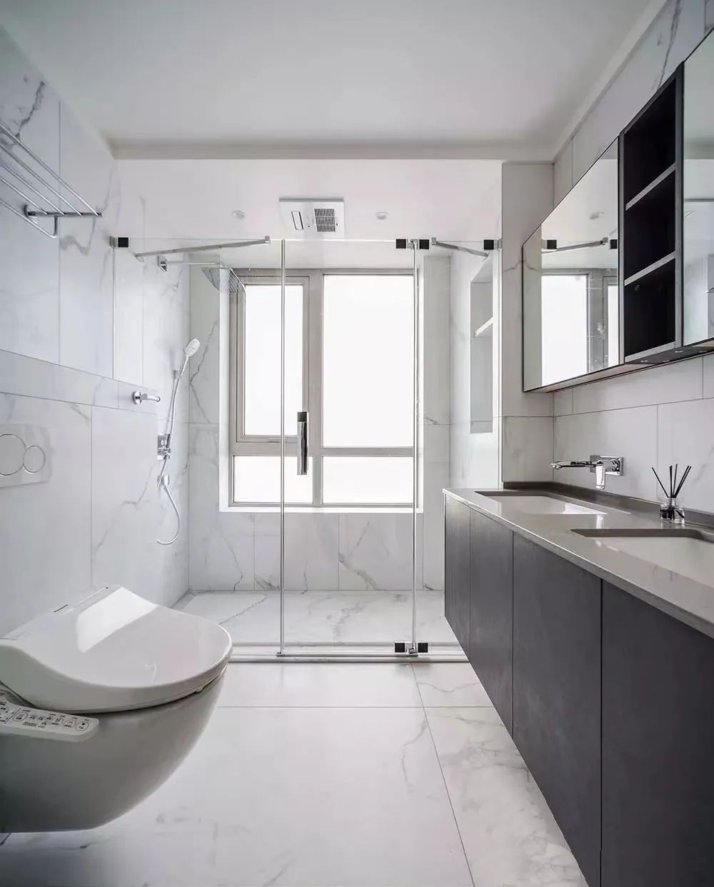 箭牌壁挂马桶缺点,壁挂马桶优缺点和使用注意事项